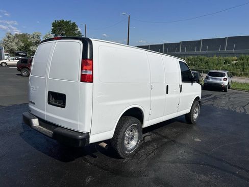Used 2020 Chevrolet Express 2500 2500 3dr Cargo Van w/ Driver Convenience Package image 11