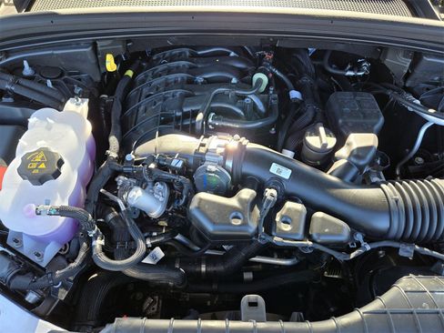 New 2025 Jeep Grand Cherokee Limited w/ Black Appearance Package image 30