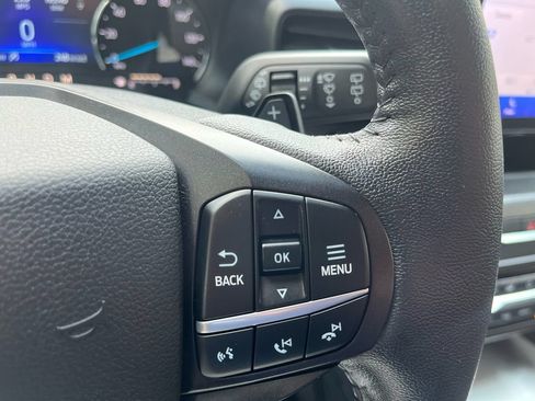 Used 2020 Ford Explorer XLT w/ Comfort Package AWD/4WD image 15