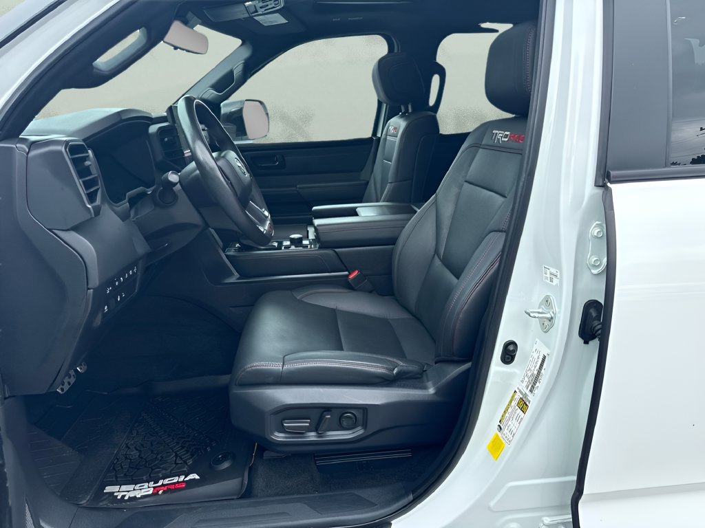 Used 2025 Toyota Sequoia TRD Pro AWD/4WD image 5