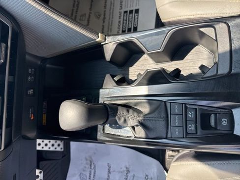 Used 2025 Toyota Camry SE w/ Convenience Package FWD image 23