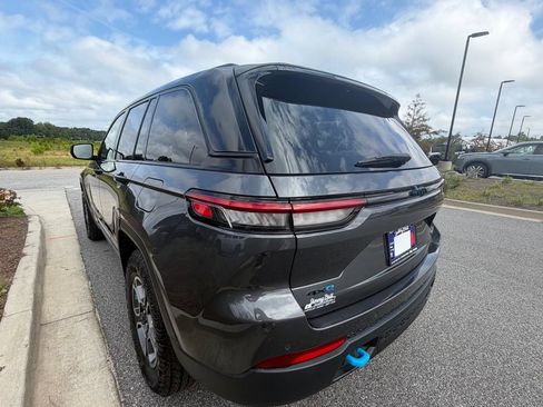 Used 2022 Jeep Grand Cherokee Trailhawk AWD/4WD image 19