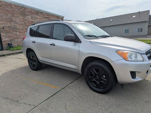 Used 2011 Toyota RAV4 4WD w/ Base L4 Extra Value Pkg image 3