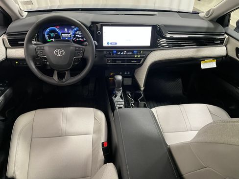 Used 2026 Toyota Camry XLE w/ Premium Plus Package AWD/4WD image 15