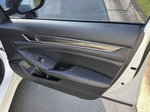 Used 2022 Honda Accord Sport image 13