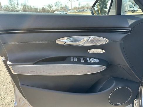 Used 2023 Genesis GV70 2.5T w/ Advanced Package image 6