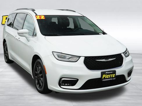 Used 2022 Chrysler Pacifica Touring-L FWD image 2