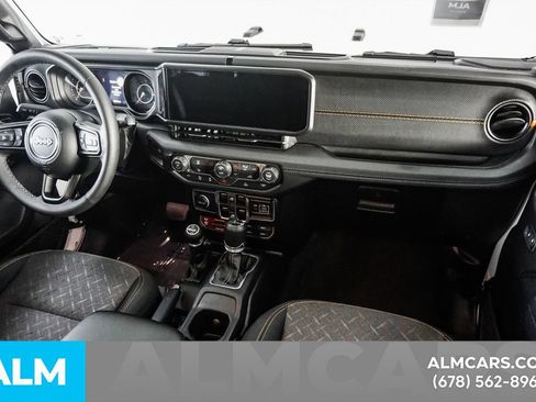 Used 2026 Jeep Gladiator Mojave AWD/4WD image 17