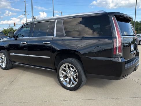 Used 2019 Cadillac Escalade ESV Premium Luxury AWD/4WD image 8