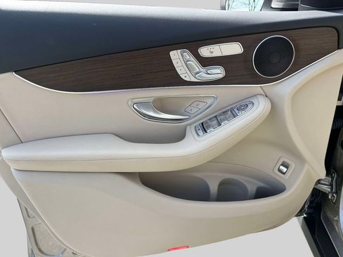 Used 2022 Mercedes-Benz GLC 300 GLC 300 image 17