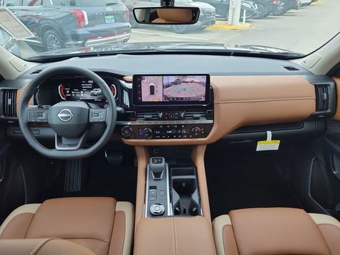 New 2026 Nissan Pathfinder Platinum AWD/4WD image 14