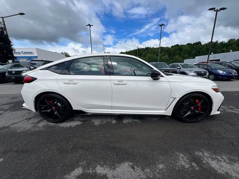 Used 2025 Honda Civic Type R image 6