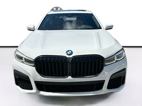 Used 2020 BMW 740i w/ M Sport Package image 2