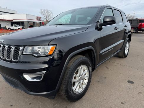 Used 2020 Jeep Grand Cherokee Laredo w/ Security & Convenience Group image 9