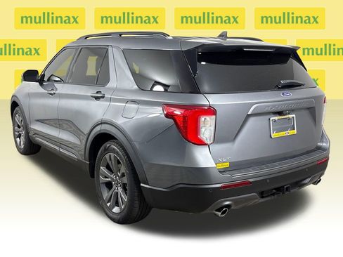 Certified 2021 Ford Explorer XLT w/ Equipment Group 202A RWD image 9