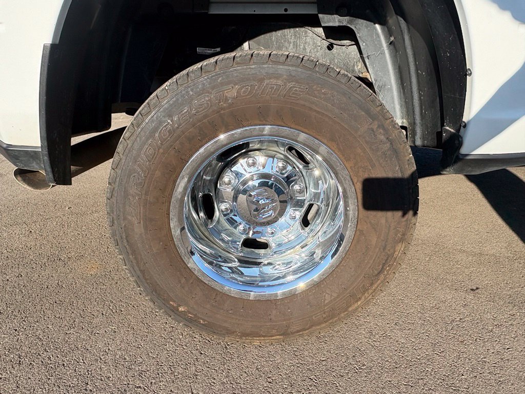 Used 2024 RAM 3500 Tradesman w/ Chrome Appearance Group AWD/4WD image 31