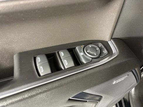 Used 2024 Chevrolet Silverado 1500 LT Trail Boss w/ Convenience Package II AWD/4WD image 18