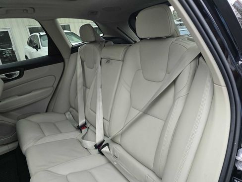Certified 2023 Volvo XC60 B5 Ultimate w/ Climate Package AWD/4WD image 18