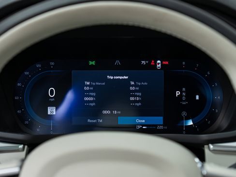 New 2025 Volvo XC60 B5 Core w/ Protection Package Premier image 18