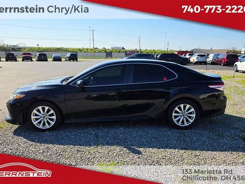 Used 2019 Toyota Camry LE image 5