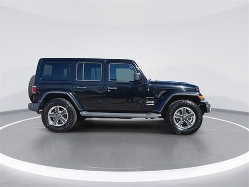 Used 2020 Jeep Wrangler Unlimited Sahara image 9
