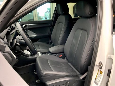Used 2020 Audi Q3 2.0T Premium w/ Convenience Package image 8