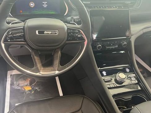 Used 2023 Jeep Grand Cherokee Overland image 20