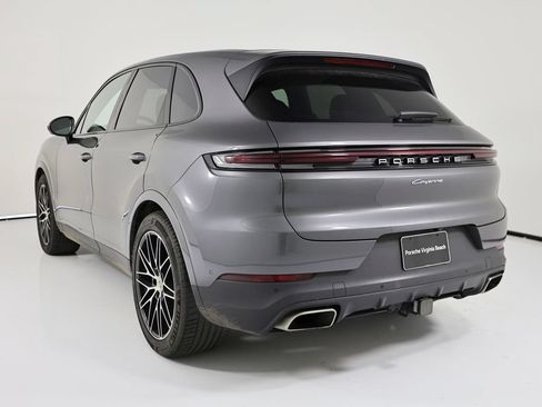 Used 2024 Porsche Cayenne AWD/4WD image 3