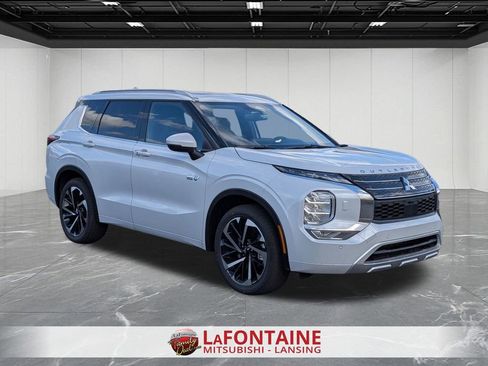 New 2025 Mitsubishi Outlander SEL image 7