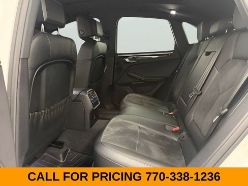 Used 2020 Porsche Macan AWD/4WD image 30