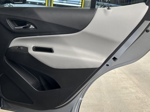 Used 2024 Chevrolet Equinox LS w/ LS Convenience Package image 16