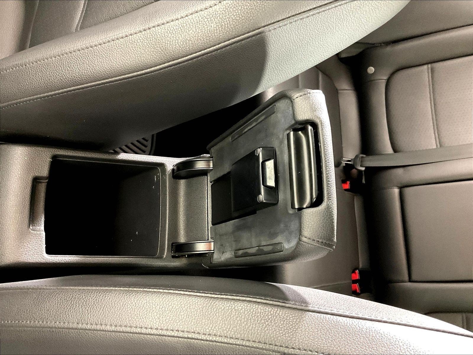 Used 2013 Volkswagen Jetta SE FWD image 35