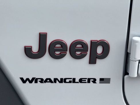 Used 2026 Jeep Wrangler Unlimited Rubicon AWD/4WD image 30