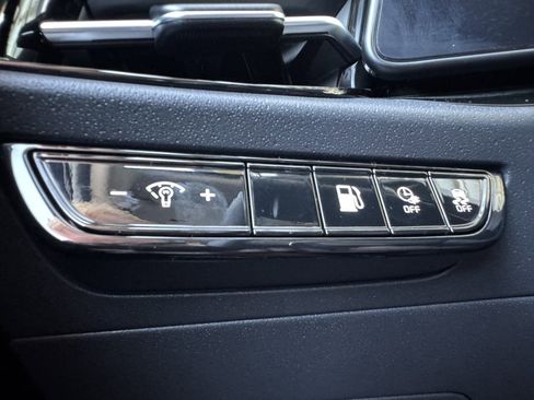 Used 2024 Kia Niro EX image 28