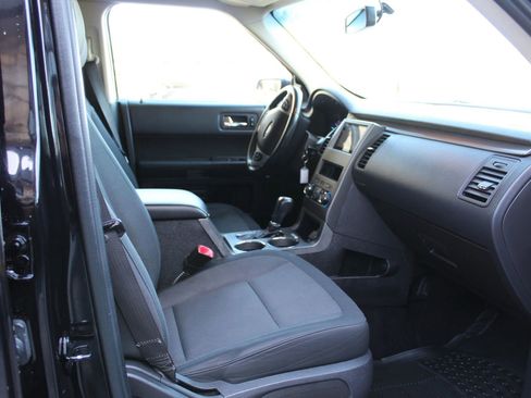 Used 2019 Ford Flex SE image 10