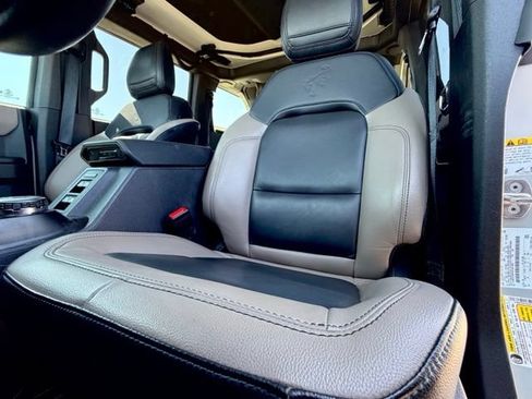 Certified 2024 Ford Bronco Wildtrak AWD/4WD image 7