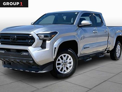 Certified 2024 Toyota Tacoma SR5 image 1