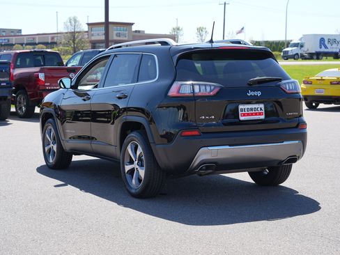 Used 2019 Jeep Cherokee Limited AWD/4WD image 5