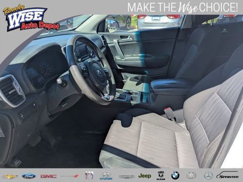Used 2017 Kia Sportage LX image 9