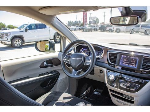 Used 2023 Chrysler Voyager LX FWD image 22