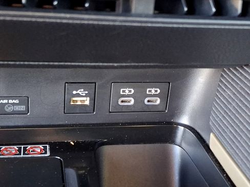 Used 2025 Toyota Camry SE image 22