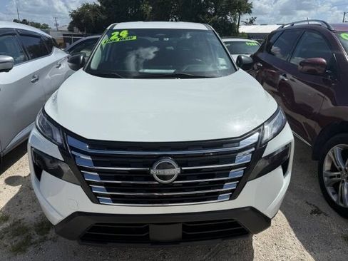 Used 2024 Nissan Rogue S FWD image 2
