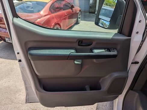Used 2019 Nissan NV 2500 SV image 11
