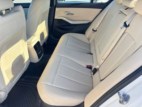 Used 2020 BMW 330i Sedan w/ Convenience Package RWD image 16