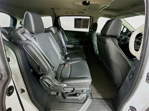 Used 2025 Honda Odyssey Elite image 11