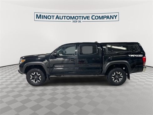 Used 2016 Toyota Tacoma TRD Off-Road image 5