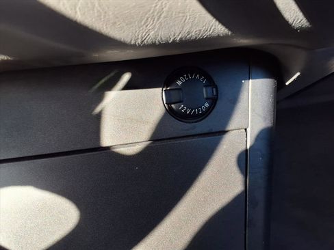 Used 2005 Toyota Camry image 8