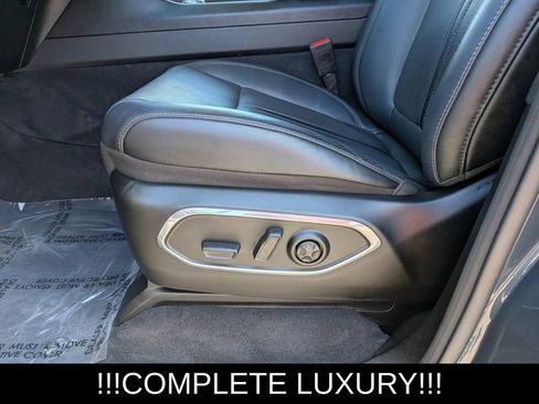 Used 2023 Jeep Wagoneer Series III w/ Premium Group I AWD/4WD image 16