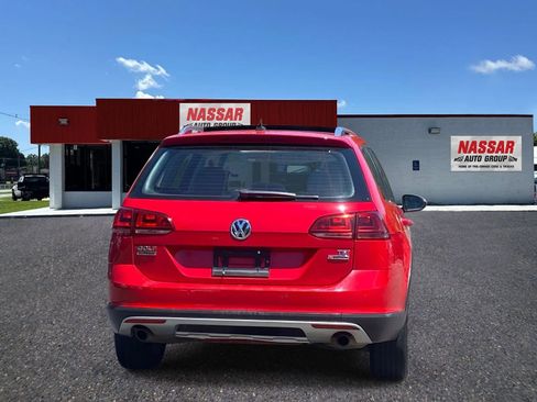 Used 2017 Volkswagen Golf Alltrack SE AWD/4WD image 5