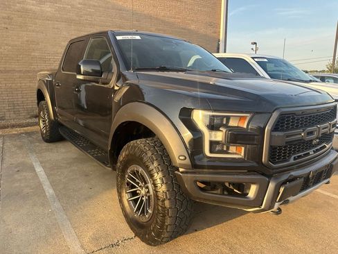 Used 2019 Ford F150 Raptor w/ Equipment Group 802A Luxury AWD/4WD image 3